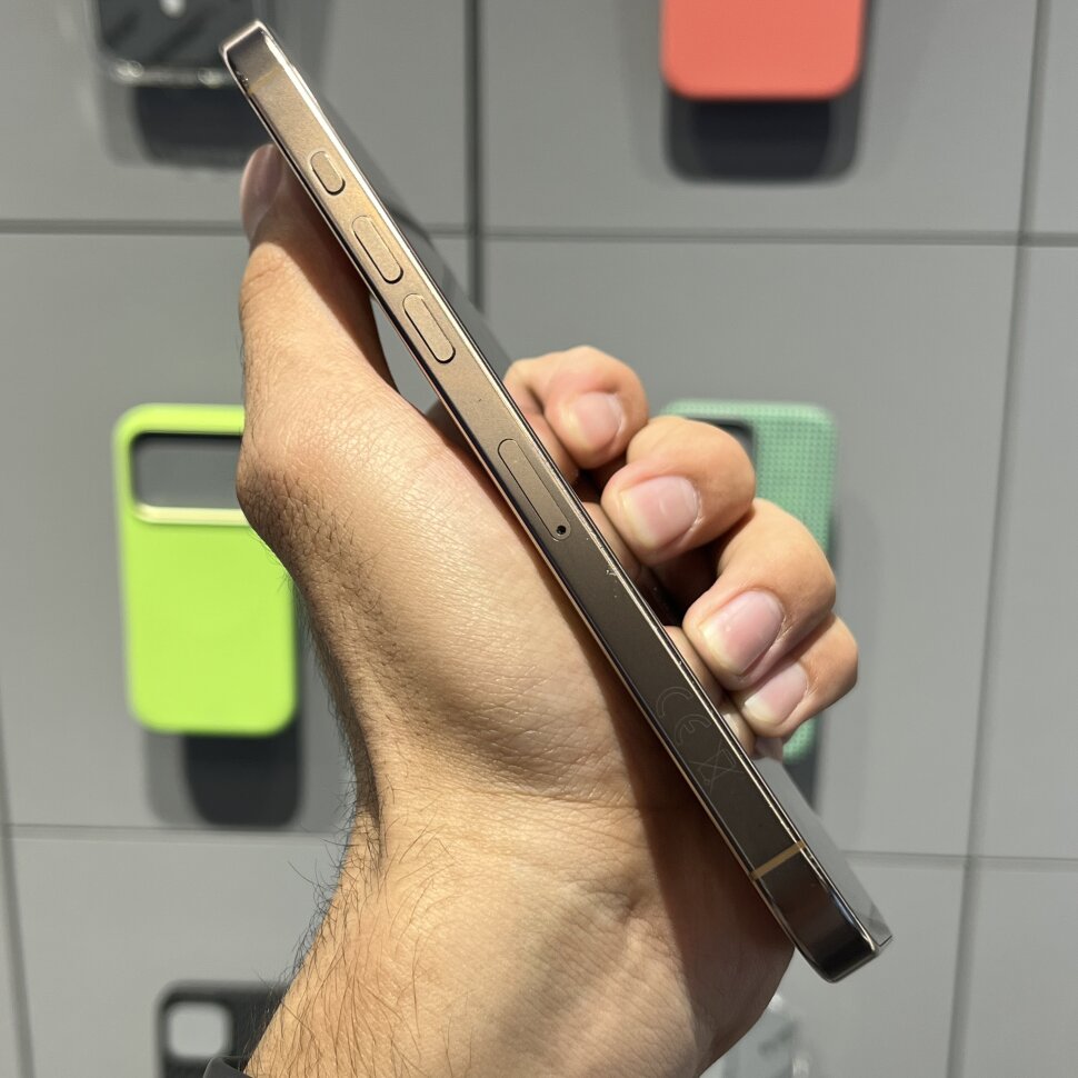 Смартфон Apple iPhone 16 Pro Max 256GB Desert Titanium (Б/У) — фото 2