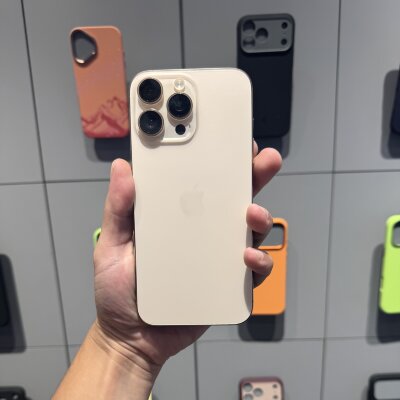 Смартфон Apple iPhone 16 Pro Max 256GB Пустынный титан (Desert Titanium) (Б/У)
