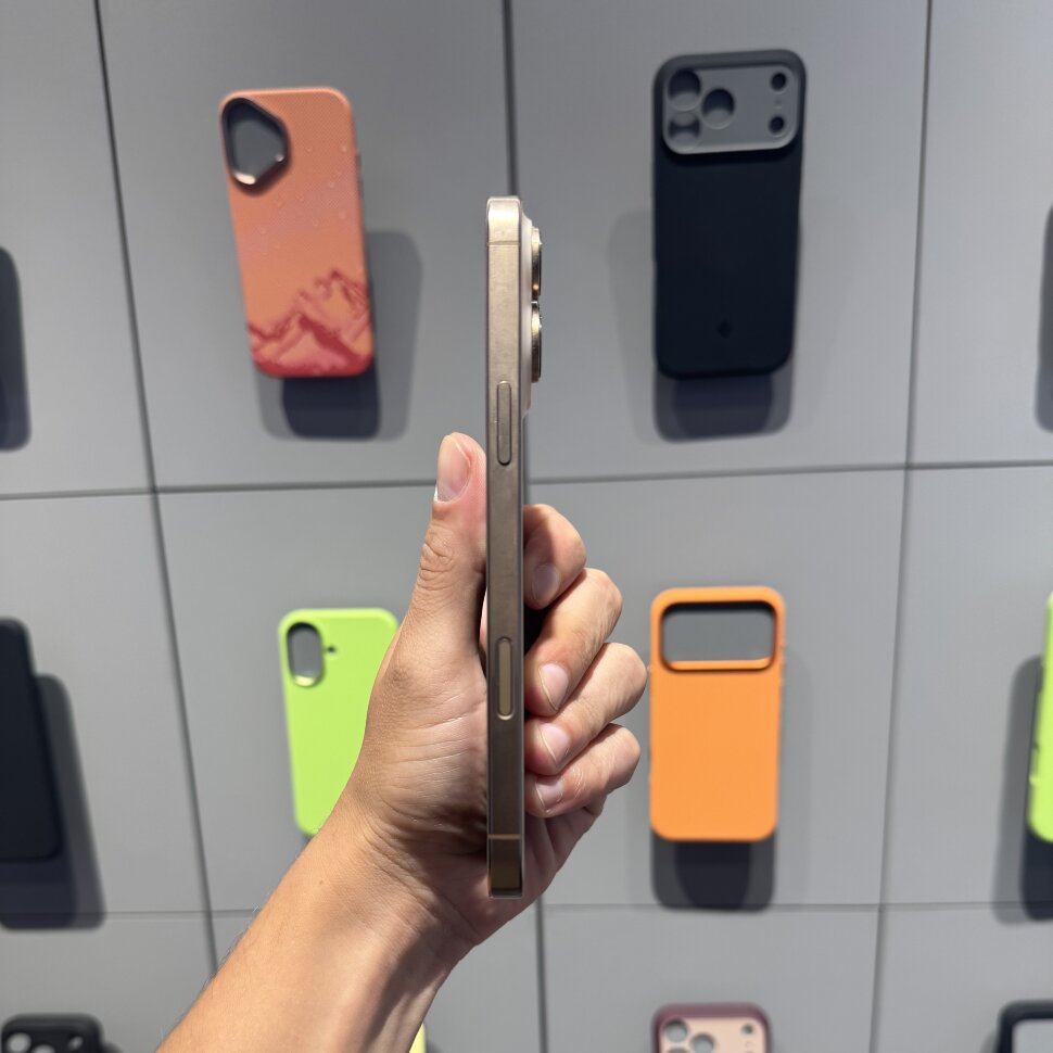 Смартфон Apple iPhone 16 Pro Max 256GB Пустынный титан (Desert Titanium) (Б/У) — фото 4