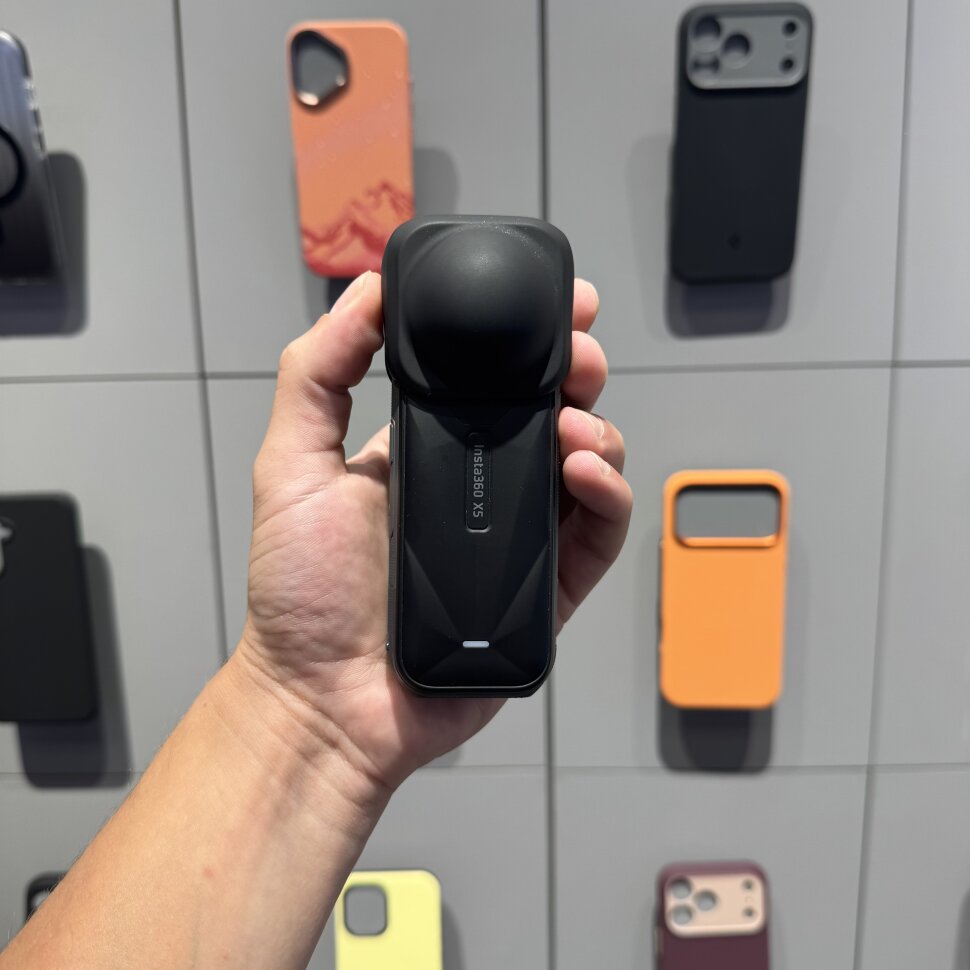 Экшн-камера Insta360 X5 Essentials Bundle Черный (Midnight Black) (Б/У) — фото 3